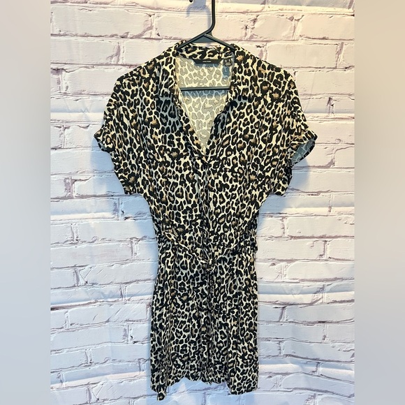 Vero Moda Leopard Print Button Down Dress. Size Medium. EUC. - Picture 1 of 7